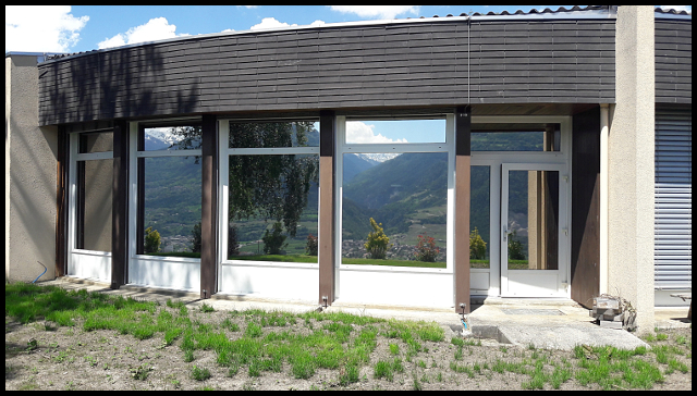 Pose de films anti-chaleur dans une école en Valais