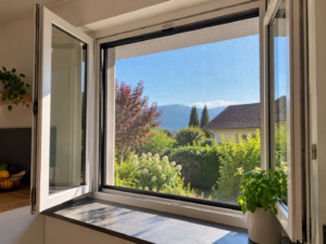 Moustiquaires sur mesure pour fenêtres